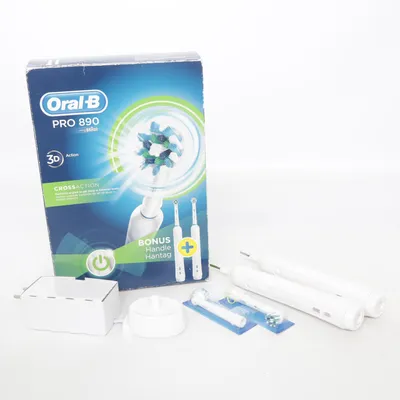 Elektrische Zahnbürste (Pro 890) von Oral-B