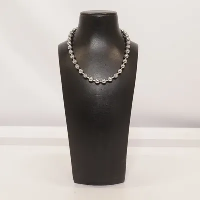 Halsband (Silverfärgad) Okänd metall