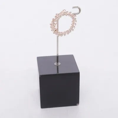 Brosch (Beige) Okänd metall