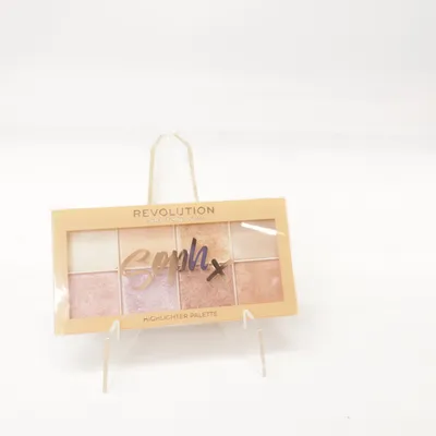 Highlighter (Soph X) from Makeup Revolution London