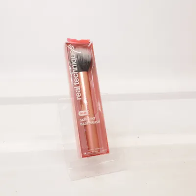 Sminkborste (Skin Tint Base Brush) från Real Techniques