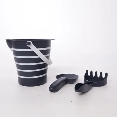 Sandbox toys (Black, White) from Petit Bateau