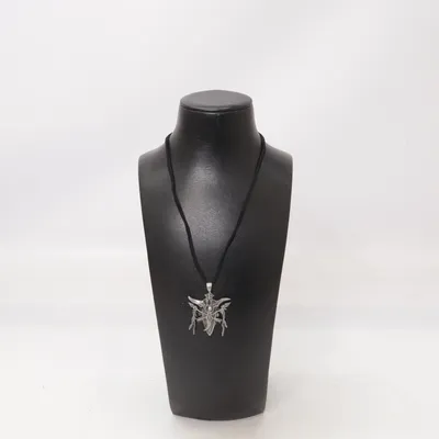 Necklace (Night Elf Shield) from Worcraft Unknown metal