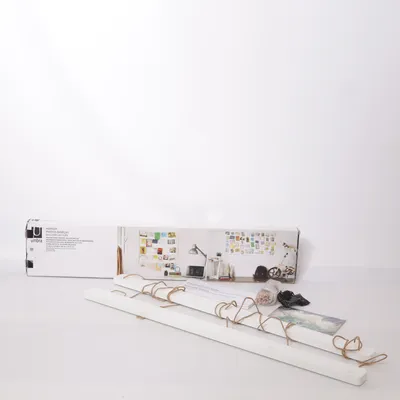 Wall decor (Hangit) from Umbra