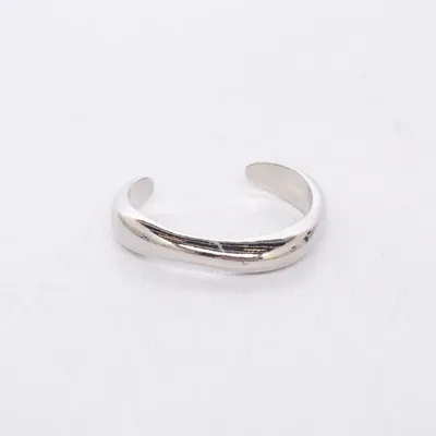 Ring (Silverfärgad) Okänd metall