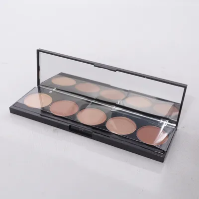 Palette de fards à paupières (Noir) de Laritzy Cosmetics