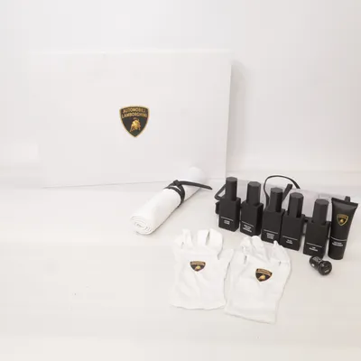Auto-accessoire (Urus) van Automobili Lamborghini
