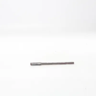 Eyeliner (Gel Eye Pencil) de Parisa Cosmetcis
