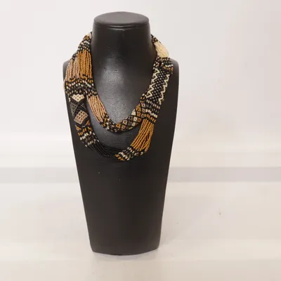 Collier (Noir, Marron, Beige) Métal inconnu