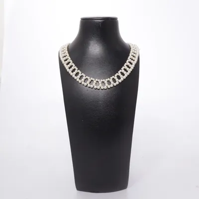 Halsband (Vit) Okänd metall