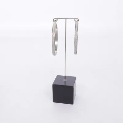 Örhängen (Silverfärgad) Okänd metall