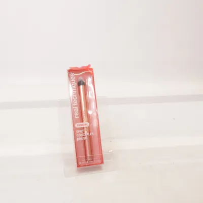 Sminkborste (Spot Concealer Brush) från Real Techniques