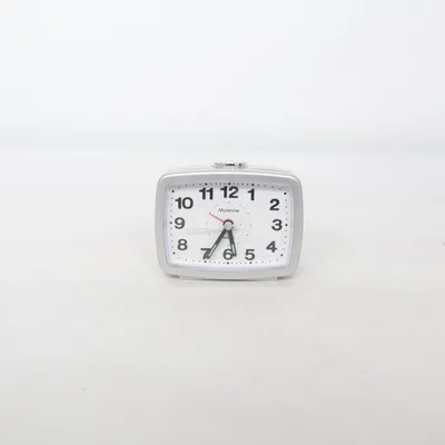 Bordsklocka (Silverfärgad) från Moretime