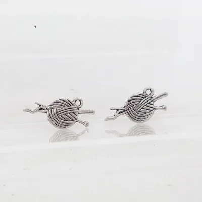 Berlock (Silverfärgad) Okänd metall