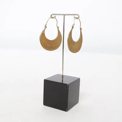 Örhängen (Guldfärgad) Okänd metall