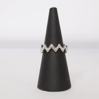 Ring (Silverfärgad, Grå, Vit) Okänd metall