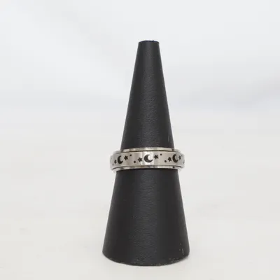 Ring (Silverfärgad) Okänd metall
