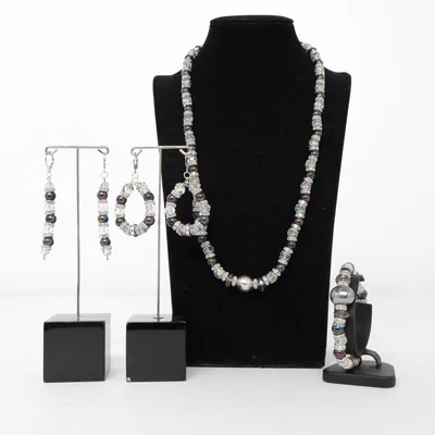 Smyckesset (Silverfärgad, Flerfärgad) Okänd metall