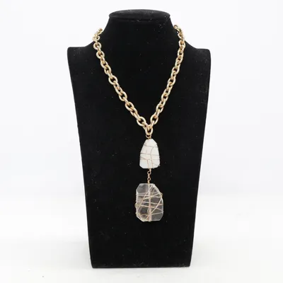 Collier (Or, Blanc) Métal inconnu