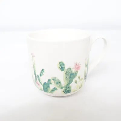 Kopp (Vit, Grön, Rosa) från Form Living