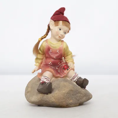 Figurine (Multicolored)