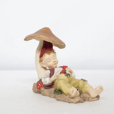 Figurine (Multicolored)