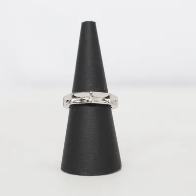 Ring (Silverfärgad) från Ambush Okänd metall