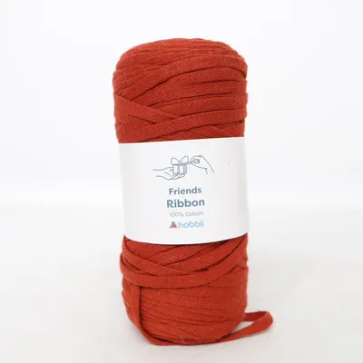 Garn (Friends Ribbon) från Hobbii