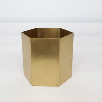 Vas från Ferm Living Mässing