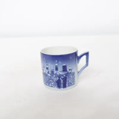 Kopp (Blå, Vit) från Royal Copenhagen