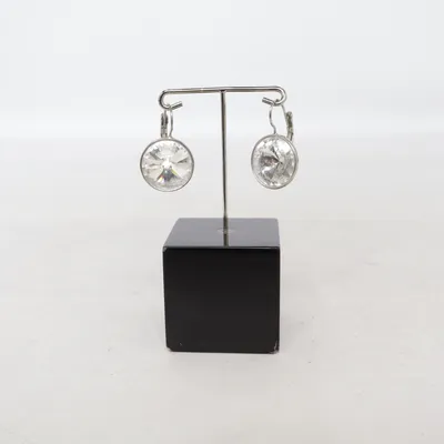 Örhängen (Silverfärgad) från Snö of Sweden Okänd metall