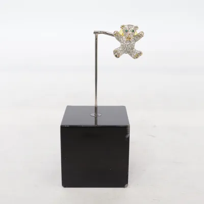 Brosch (Silverfärgad, Guldfärgad) Okänd metall