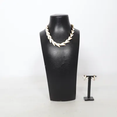 Smyckesset (Vit, Guldfärgad) Okänd metall