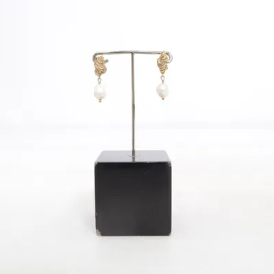 Earrings (Gold, White) from Maanesten Unknown metal