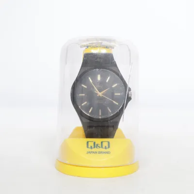 Wristwatch (Black) from Q&Q