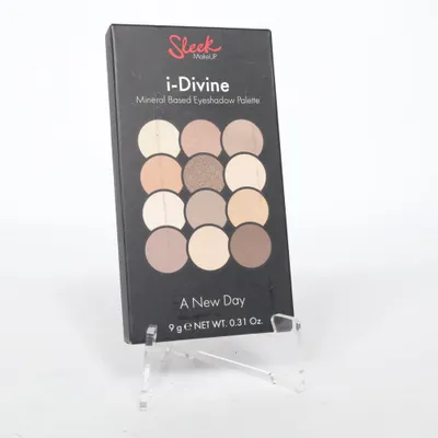 Ögonskuggspalett (i-Divine) från Sleek Makeup