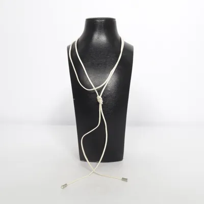 Collier (Beige) de Nature Métal inconnu