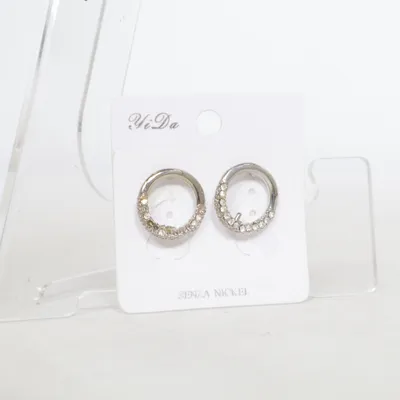 Earrings (Silver) from Yida Unknown metal