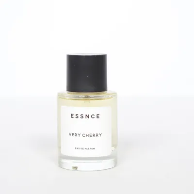 Eau de Parfum (very cherry) från Essnce