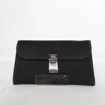Accessoire de voyage (Noir) de Pierre Balmain