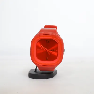 Montre (Rouge) de Nyåks