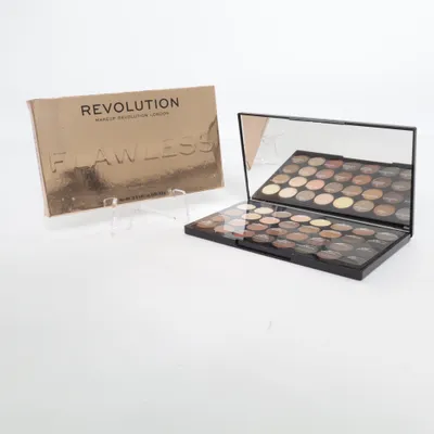Palette de fards à paupières (Flawless) de Makeup Revolution London