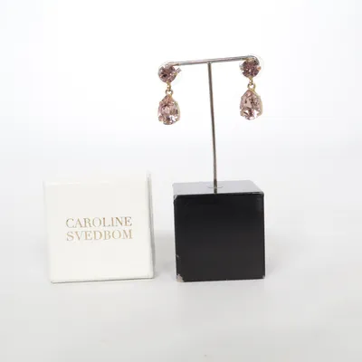 Örhängen (Guldfärgad, Rosa) från Caroline Svedbom Okänd metall