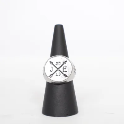 Klackring (Silverfärgad) från Jernhest Okänd metall
