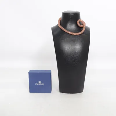 Halsband (Rosa) från Swarovski Okänd metall