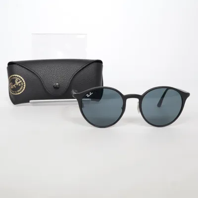 Solglasögon (RB 4336) från Ray-Ban