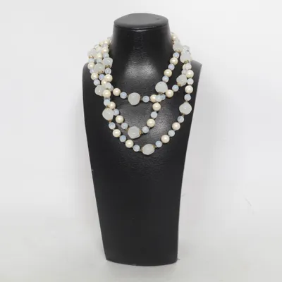 Collier (Blanc, Beige) Métal inconnu