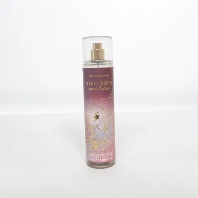 Body mist (Strawberry Snowflakes) from Bath & Body Works