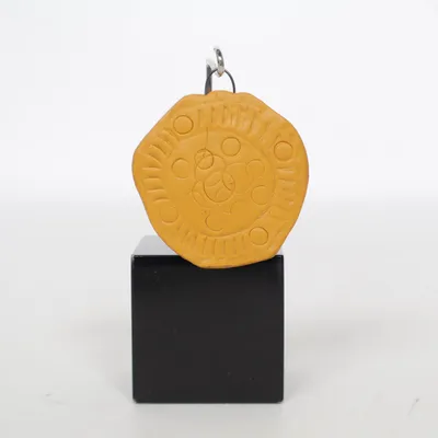 Hänge (Gul) Okänd metall