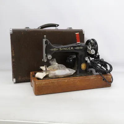 Sewing machine (Black, Brown) from Singer